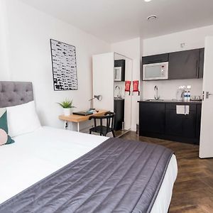 Studio met een King Size Bed